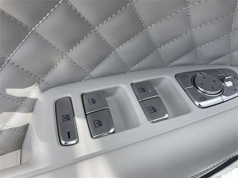 Used 2025 Genesis G70 3.3T Advanced w/ Sport Prestige Package image 23