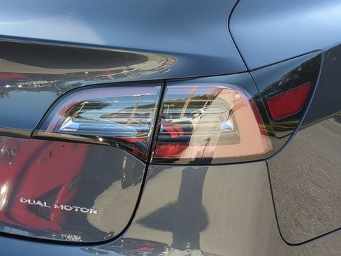 Used 2018 Tesla Model 3 Long Range image 37