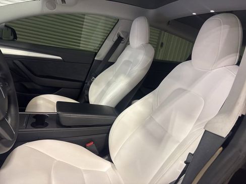 Used 2021 Tesla Model 3 Standard Range Plus image 13