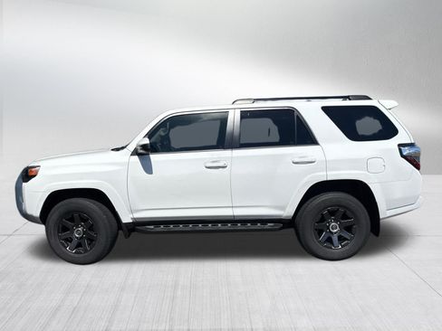 Used 2022 Toyota 4Runner Trail Special Edition AWD/4WD image 3