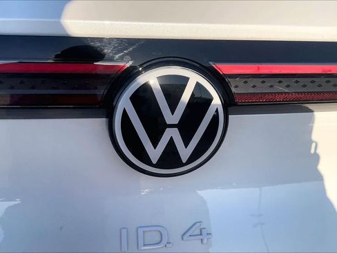 Used 2023 Volkswagen ID.4 Pro S AWD/4WD image 9