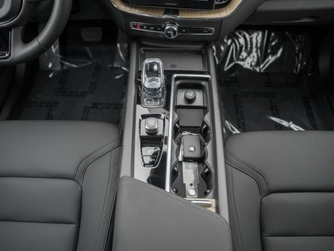 New 2026 Volvo XC60 B5 Plus w/ Protection Package Premier image 25