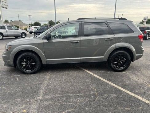 Used 2020 Dodge Journey SE w/ Blacktop Package FWD image 5