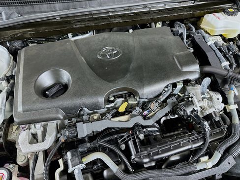 Used 2021 Toyota Camry SE FWD image 31