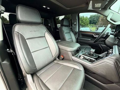 Used 2025 GMC Sierra 1500 Denali w/ Technology Package AWD/4WD image 27