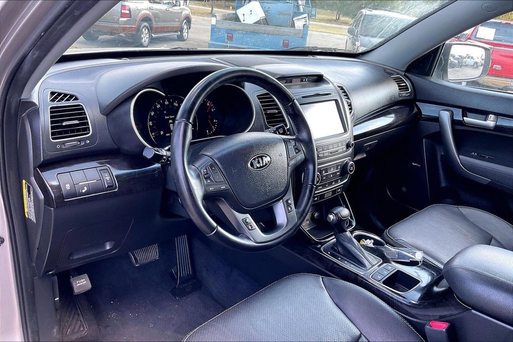 Used 2014 Kia Sorento EX w/ EX V6 Touring Package FWD image 9