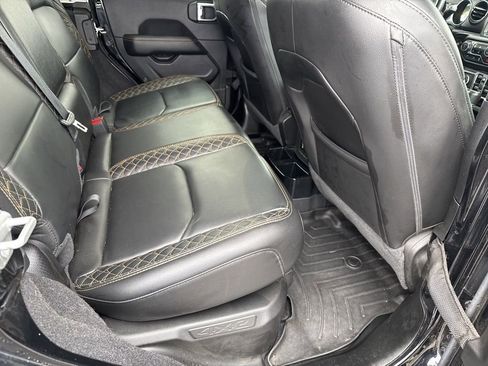 Used 2021 Jeep Wrangler Unlimited Sahara image 18