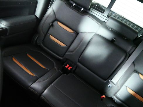 Certified 2022 GMC Sierra 2500 AT4 w/ AT4 Preferred Package AWD/4WD image 12