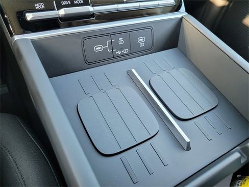 New 2026 Hyundai Santa Fe SE image 17