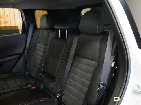 Used 2025 Mitsubishi Outlander SE image 32