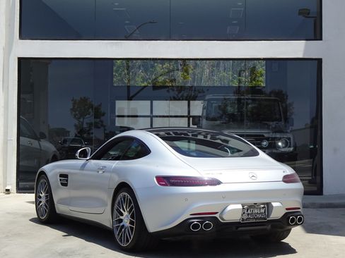 Used 2020 Mercedes-Benz AMG GT Coupe image 4