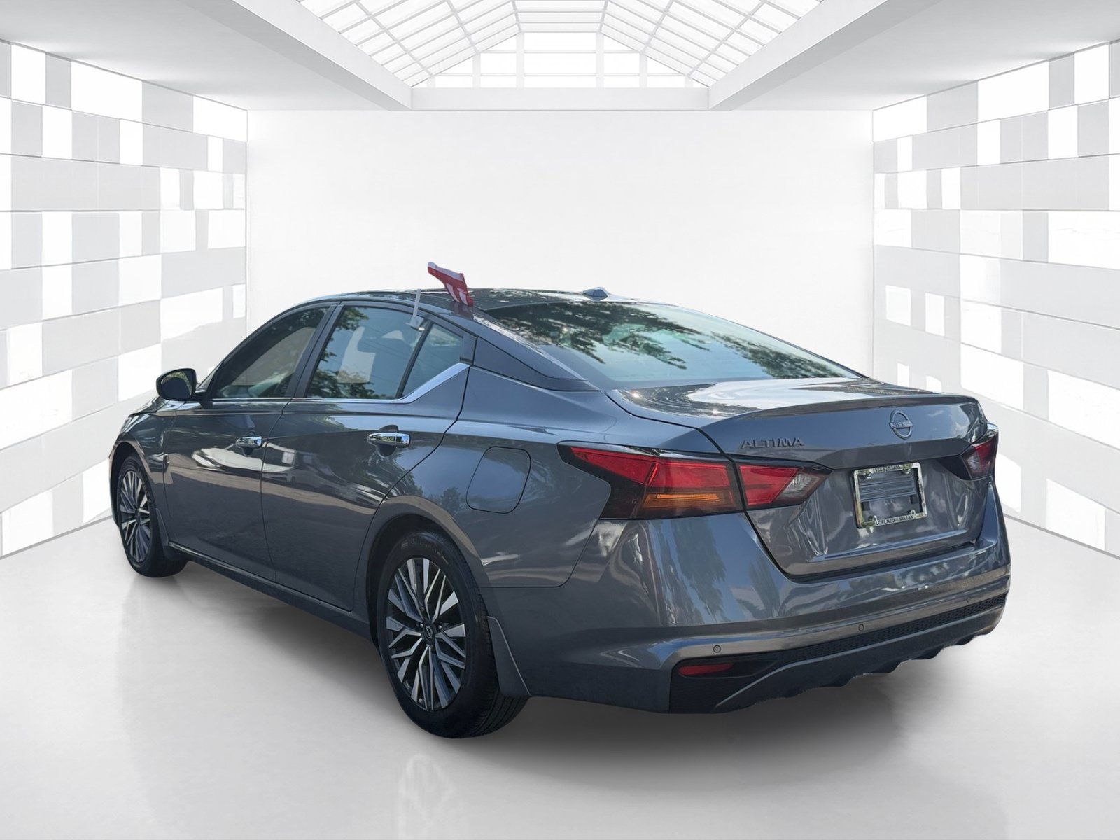 Certified 2024 Nissan Altima 2.5 SV FWD image 5