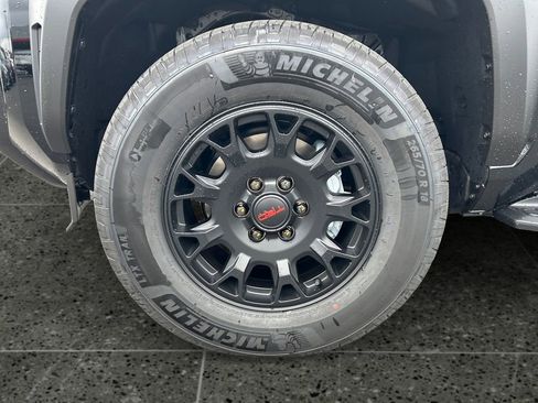 New 2026 Toyota 4Runner TRD Off-Road Premium AWD/4WD image 4