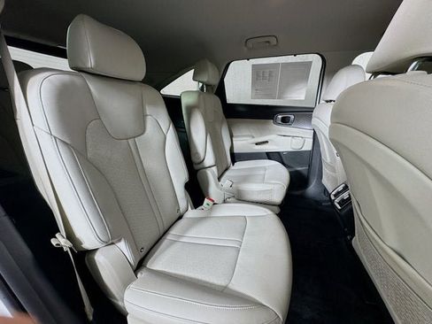 Certified 2023 Kia Sorento SX Prestige AWD/4WD image 29