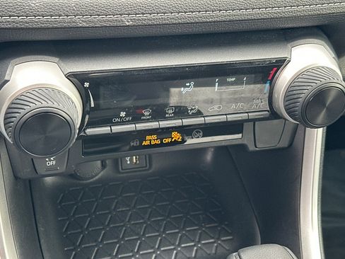 Certified 2023 Toyota RAV4 LE image 21