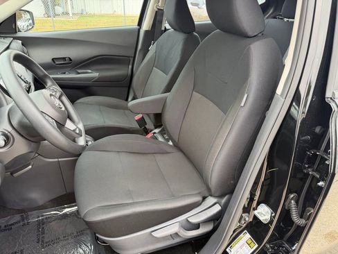 Used 2025 Nissan Kicks Play S image 10