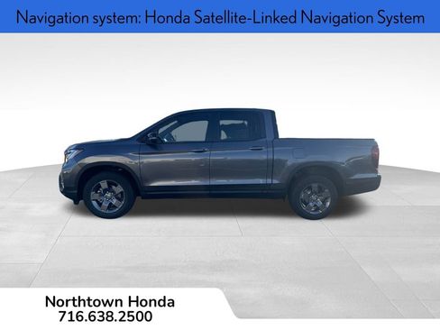 Used 2025 Honda Ridgeline TrailSport image 5