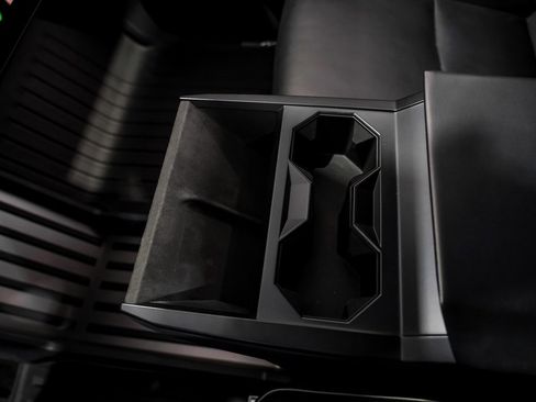 Used 2024 Tesla Cybertruck AWD Crew Cab image 22