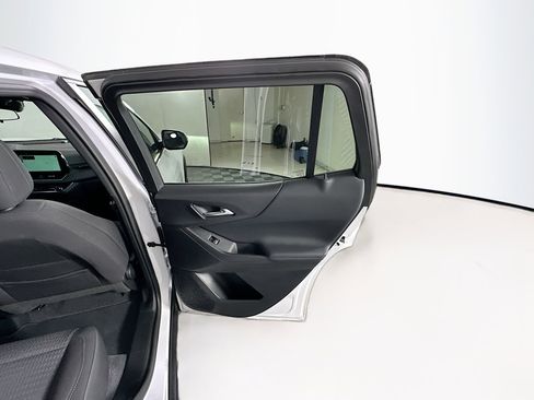 Used 2025 Chevrolet Equinox LT image 29