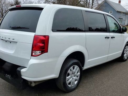 Used 2019 Dodge Grand Caravan SE image 5