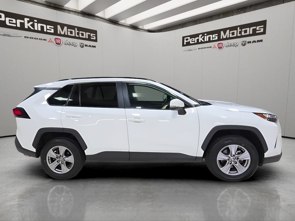 Used 2025 Toyota RAV4 XLE w/ Weather Package AWD/4WD image 6