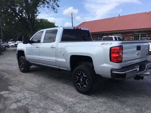 Used 2015 Chevrolet Silverado 2500 LT w/ LT Convenience Package AWD/4WD image 3