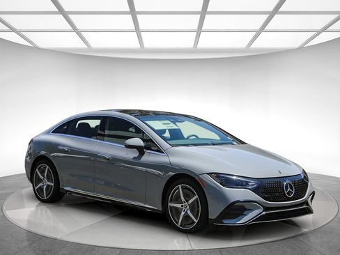 Used 2024 Mercedes-Benz EQE 350+ 4MATIC Sedan image 5
