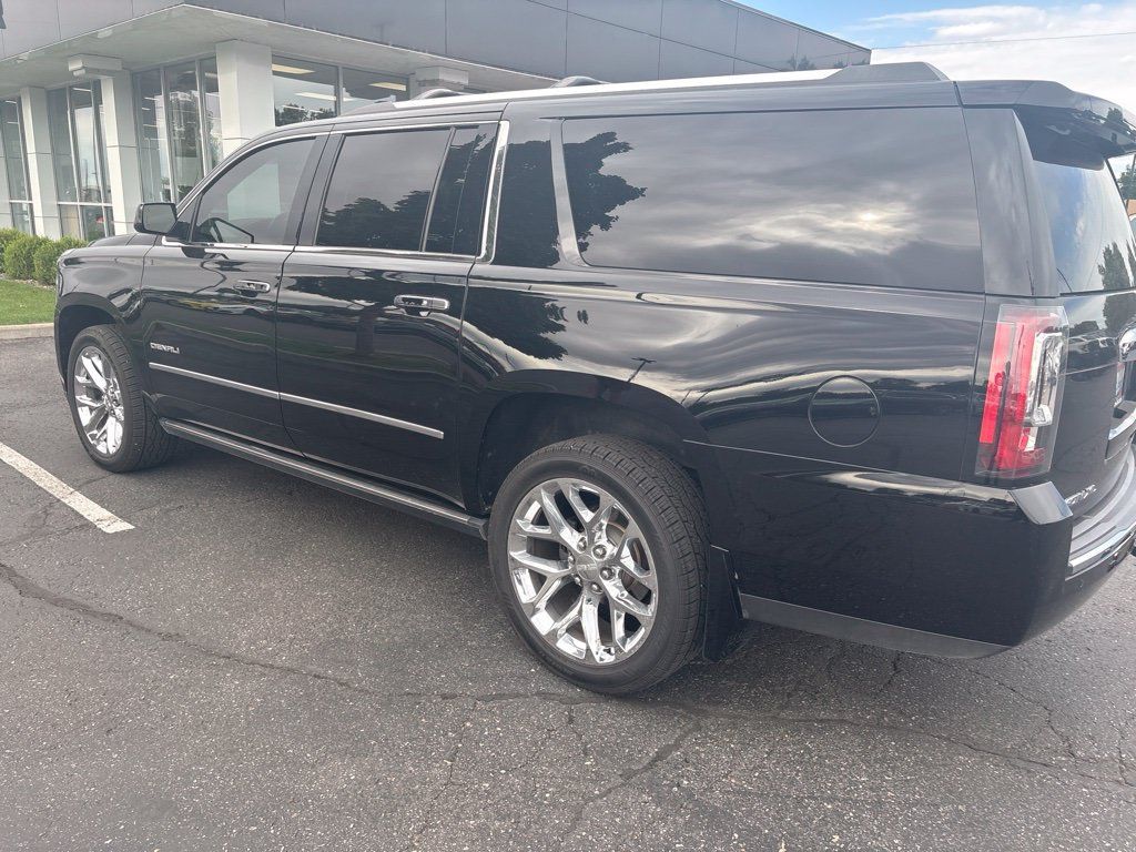 Used 2017 GMC Yukon XL Denali w/ Open Road Package AWD/4WD image 4