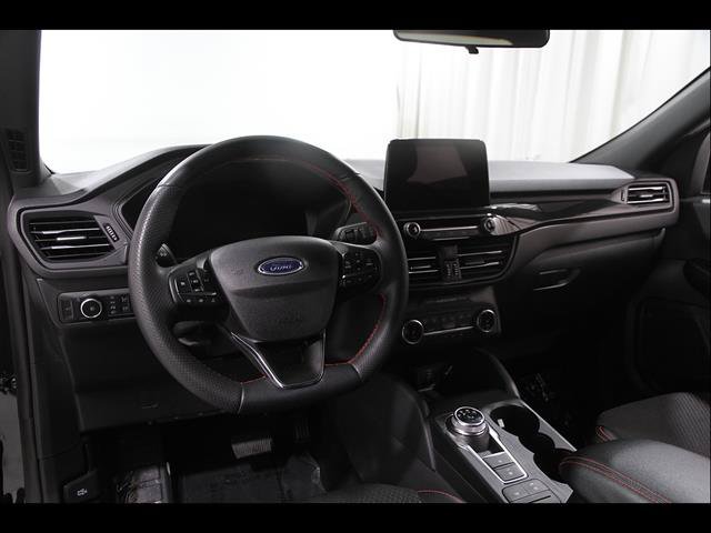 Used 2025 Ford Escape ST-Line Select AWD/4WD image 6