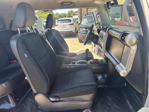 Used 2012 Toyota FJ Cruiser 2WD w/ Convenience Pkg image 32