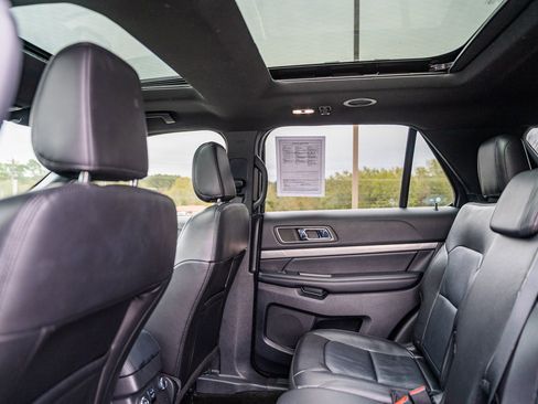 Certified 2018 Ford Explorer XLT w/ Equipment Group 202A image 17