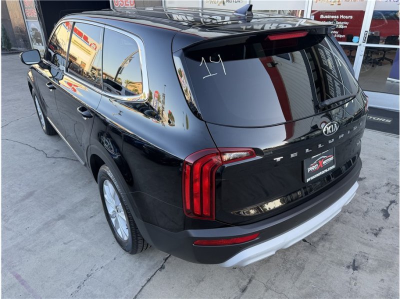 Used 2020 Kia Telluride LX FWD image 10