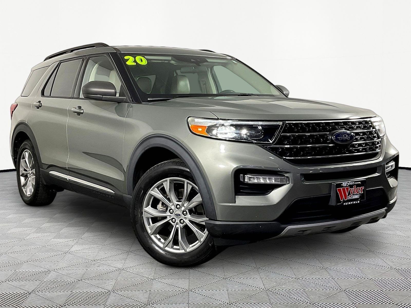 Used 2020 Ford Explorer XLT w/ Equipment Group 202A AWD/4WD image 3