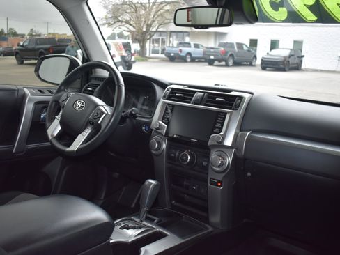 Used 2022 Toyota 4Runner SR5 image 30