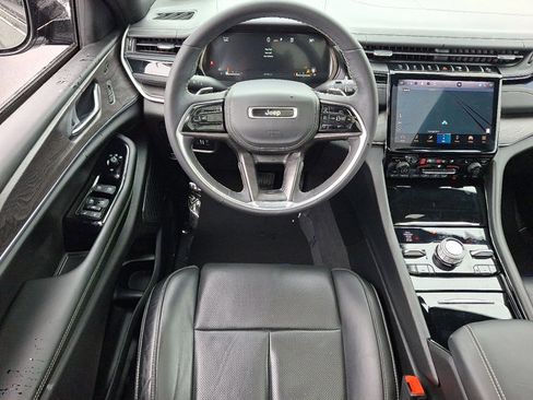 Used 2023 Jeep Grand Cherokee Overland w/ Luxury Tech Group IV image 13