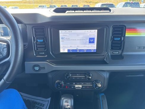 Used 2022 Ford Bronco Black Diamond w/ Sasquatch Package image 3