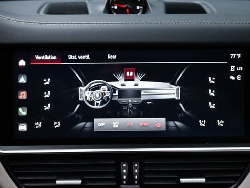 Used 2022 Porsche Cayenne S image 98