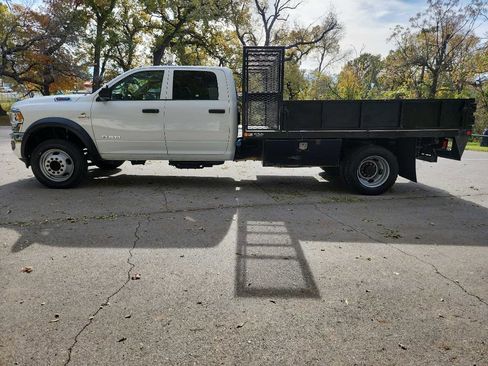 Used 2019 RAM 5500 Tradesman w/ Chrome Appearance Group image 4