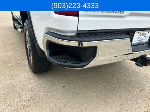 Used 2024 Chevrolet Silverado 2500 LT AWD/4WD image 9