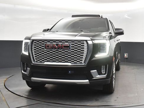 Used 2021 GMC Yukon Denali w/ Denali Premium Package image 10