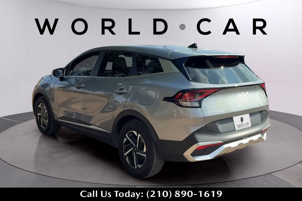Used 2025 Kia Sportage LX FWD image 5