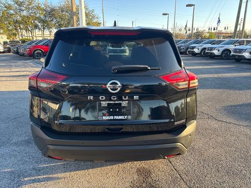 Certified 2021 Nissan Rogue S image 6