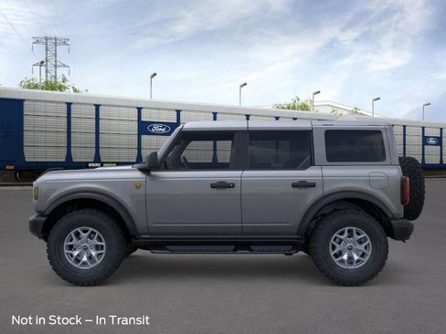 New 2025 Ford Bronco Badlands image 3