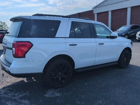 Used 2023 Ford Expedition XLT AWD/4WD image 12