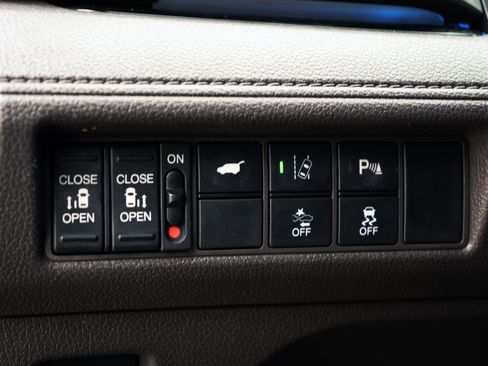 Used 2018 Honda Odyssey Elite image 40