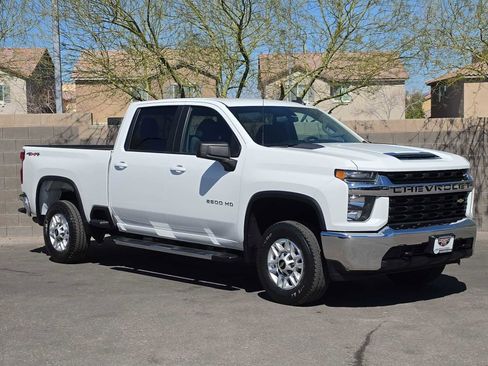 Used 2022 Chevrolet Silverado 2500 LT image 3