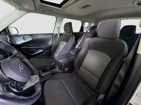 Used 2021 Kia Soul GT-Line FWD image 13