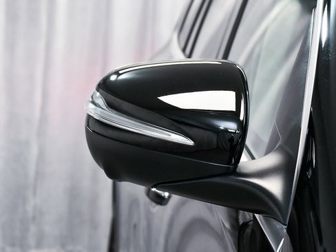 Used 2023 Mercedes-Benz GLS 450 4MATIC image 87