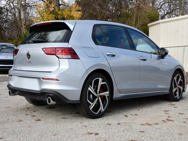 New 2026 Volkswagen GTI SE FWD image 7