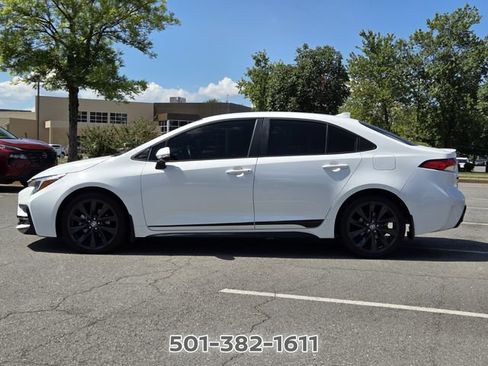 Used 2024 Toyota Corolla SE FWD image 2